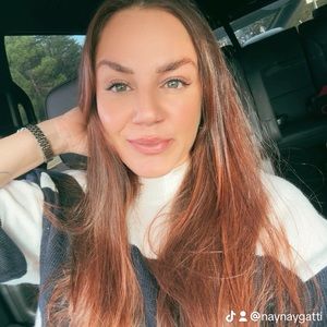 Meet your Posher, Jeneea